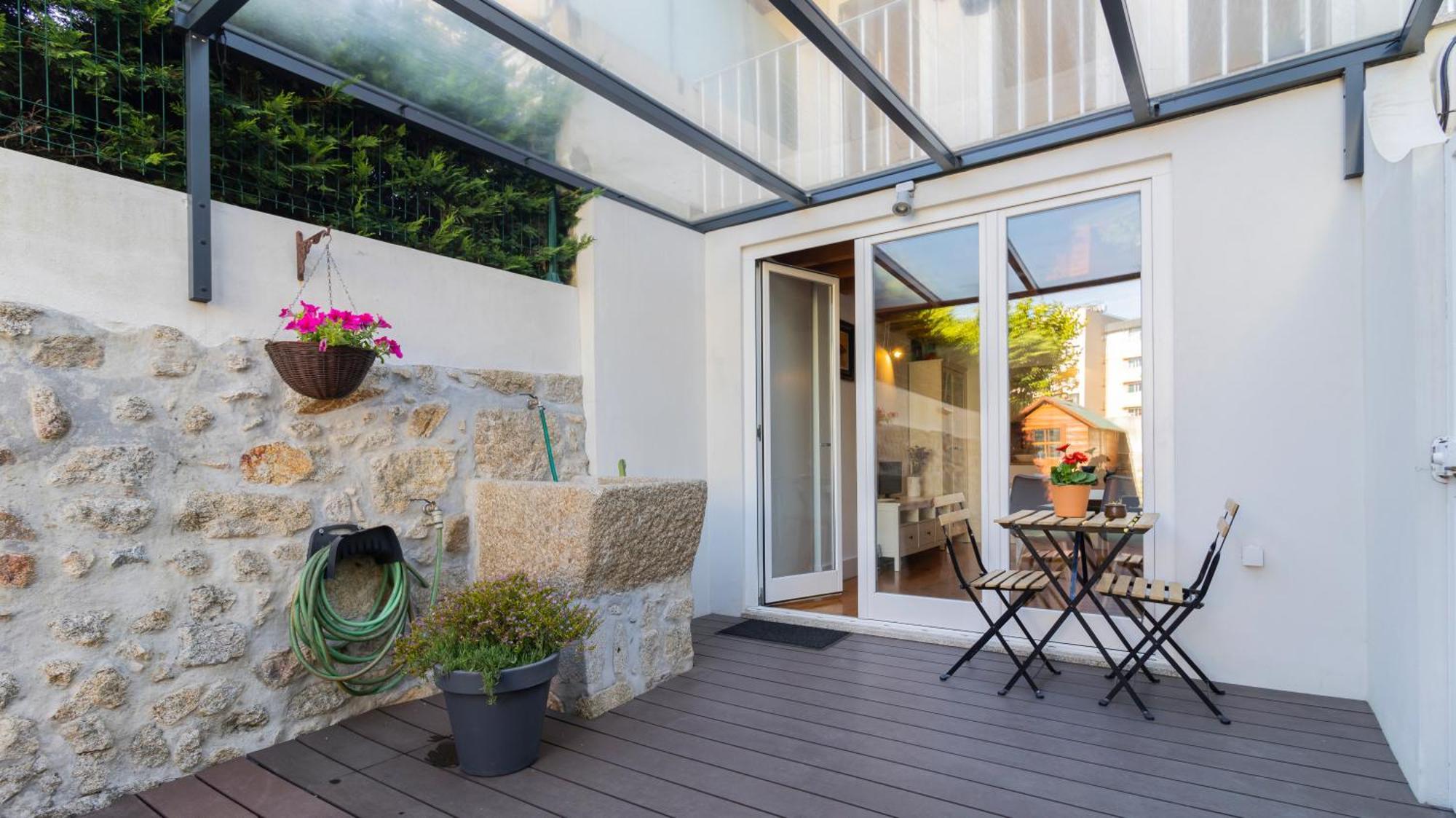 City Center Duplex W Patio By Lovelystay ポルト エクステリア 写真
