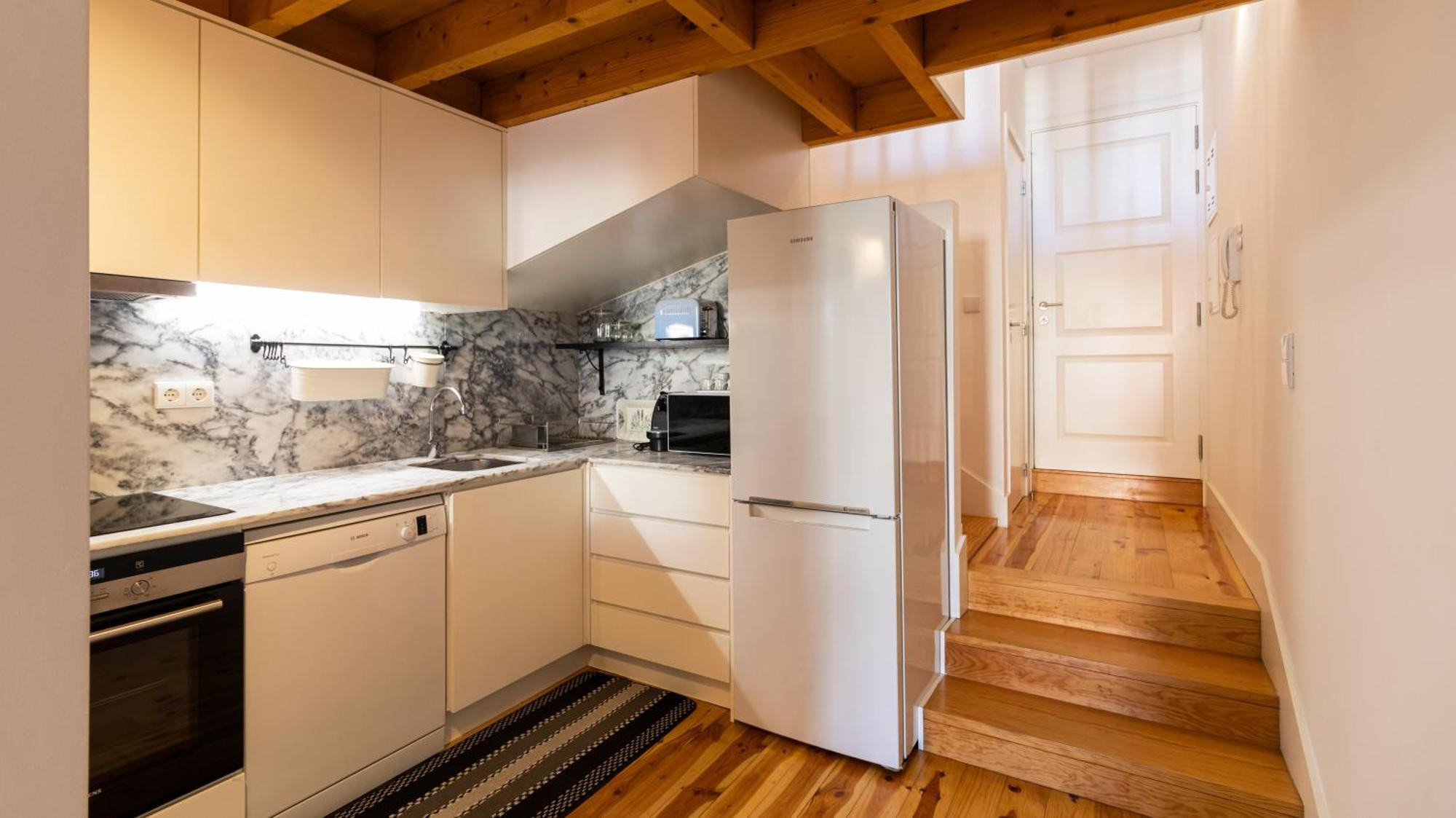City Center Duplex W Patio By Lovelystay ポルト エクステリア 写真